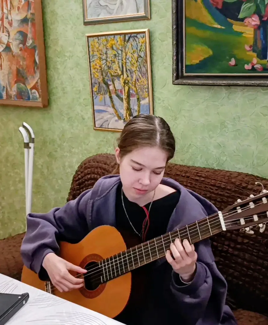 📸🎶💐2 июня 2026 года ученики и преподаватели детской музыкальной школы №3 тепло поздравили выпускн