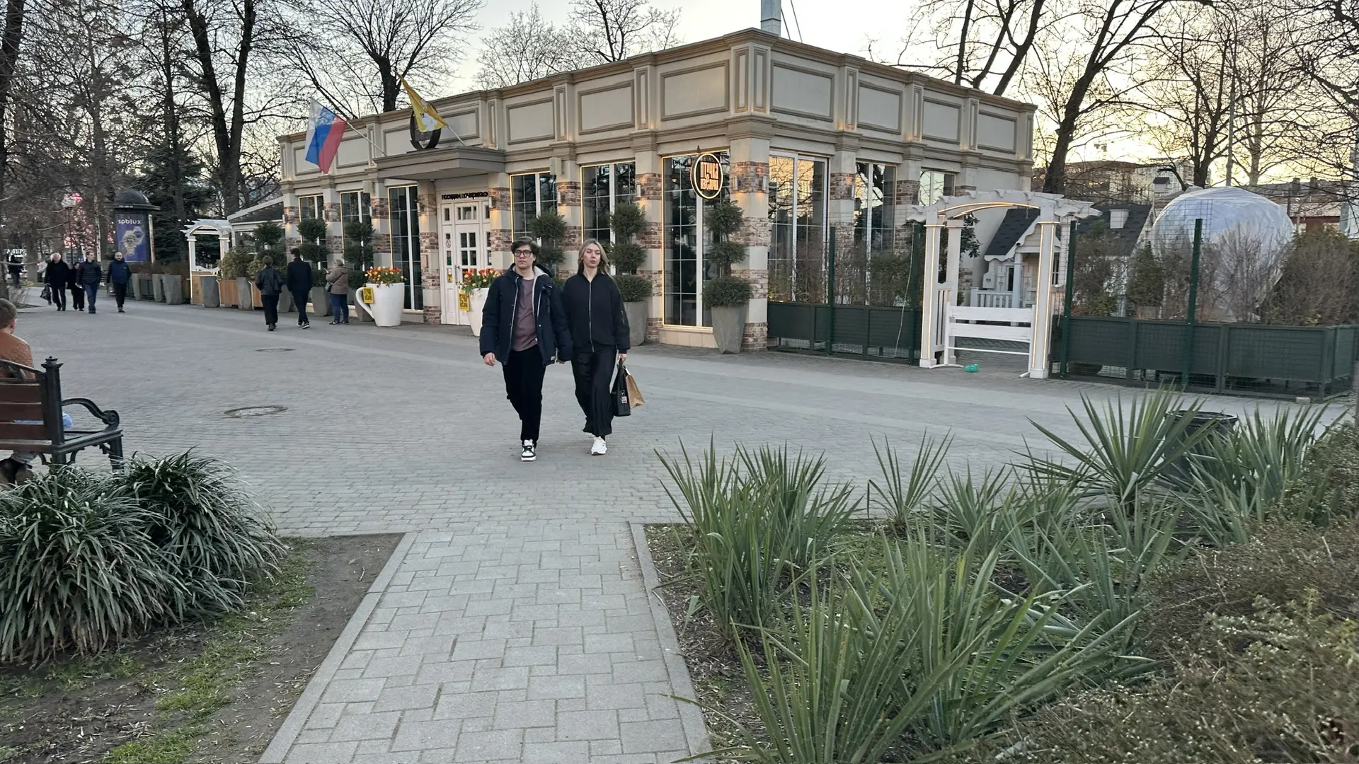🥰А вот и наши красивые люди. Так у нас сегодня на улице)   ❤️Хорошего вечера!