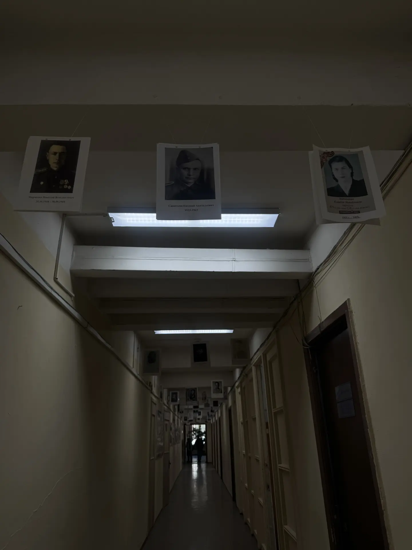 🎗️В нашей школе «Бессмертный полк» проходит в разных форматах, чтобы как можно больше людей смогли с