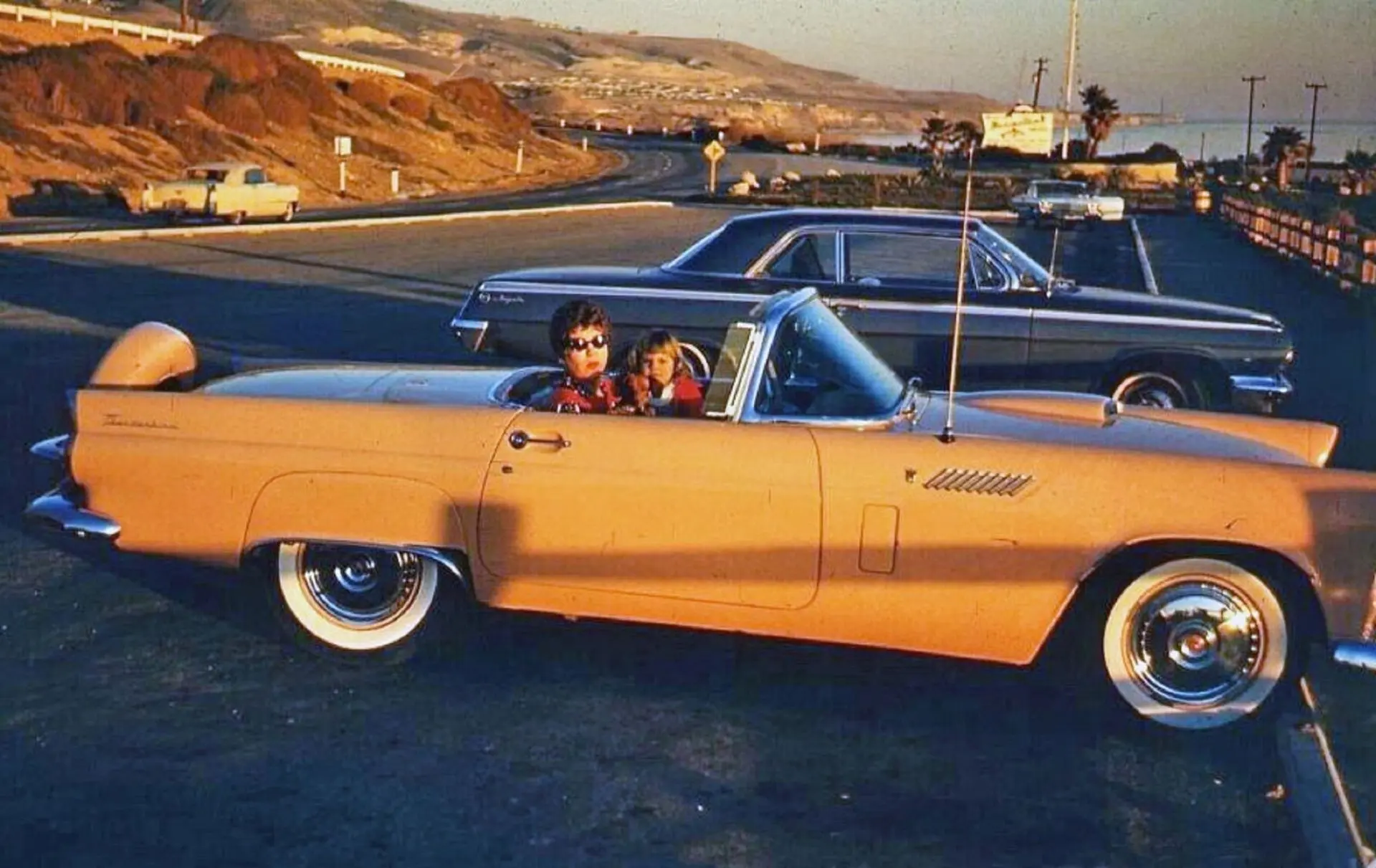 «Thunderbird» был поистине семейным автомобилем в США!