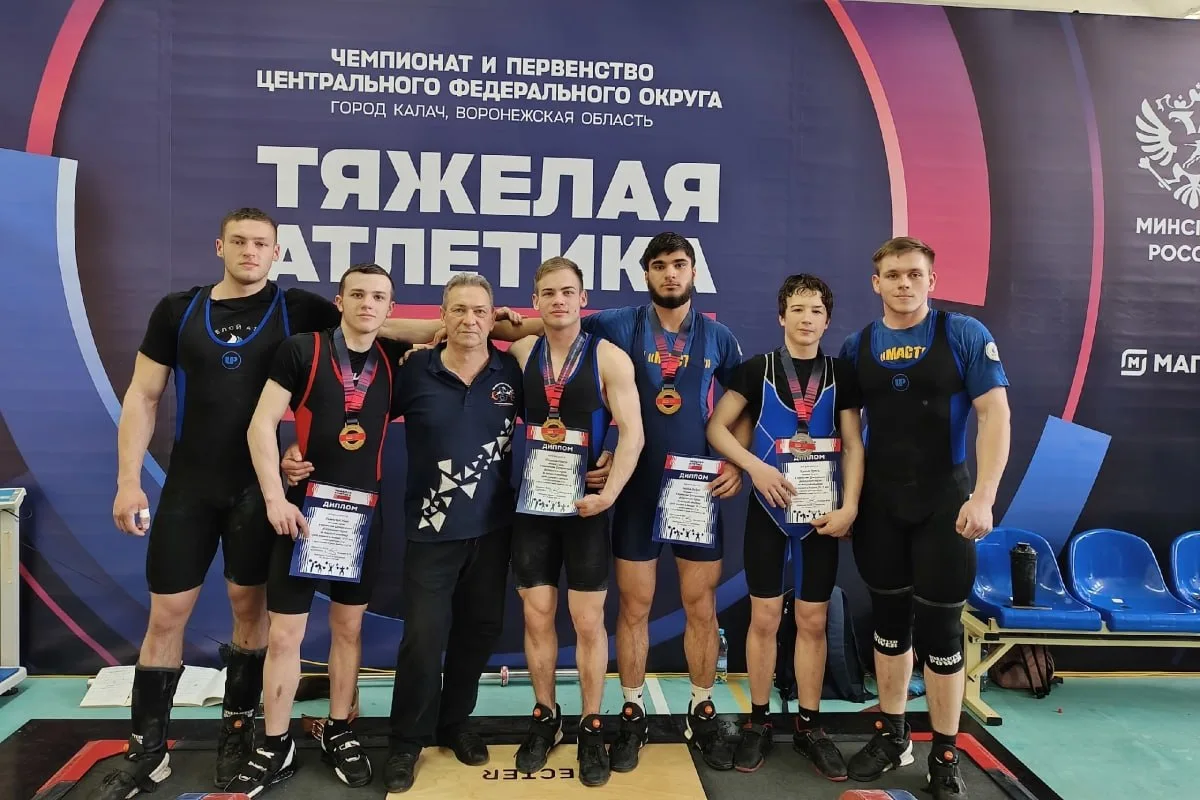 Подросток выиграл у мужчин 🏆  С 20 по 26 апреля в Калаче Воронежской области прошли чемпионат и перв