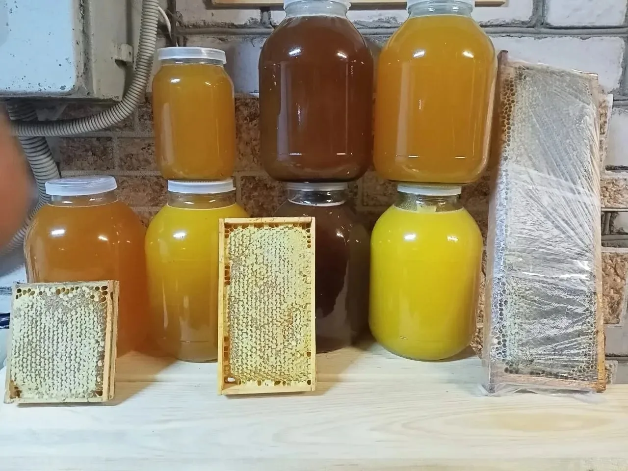 Продам мед цветочный 3л - 1500 с доставкой! 25год