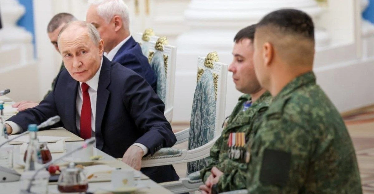 🙏 Владимир Путин пожелал удачи российским военным в продвижении к Запорожью: кадры показал журналис