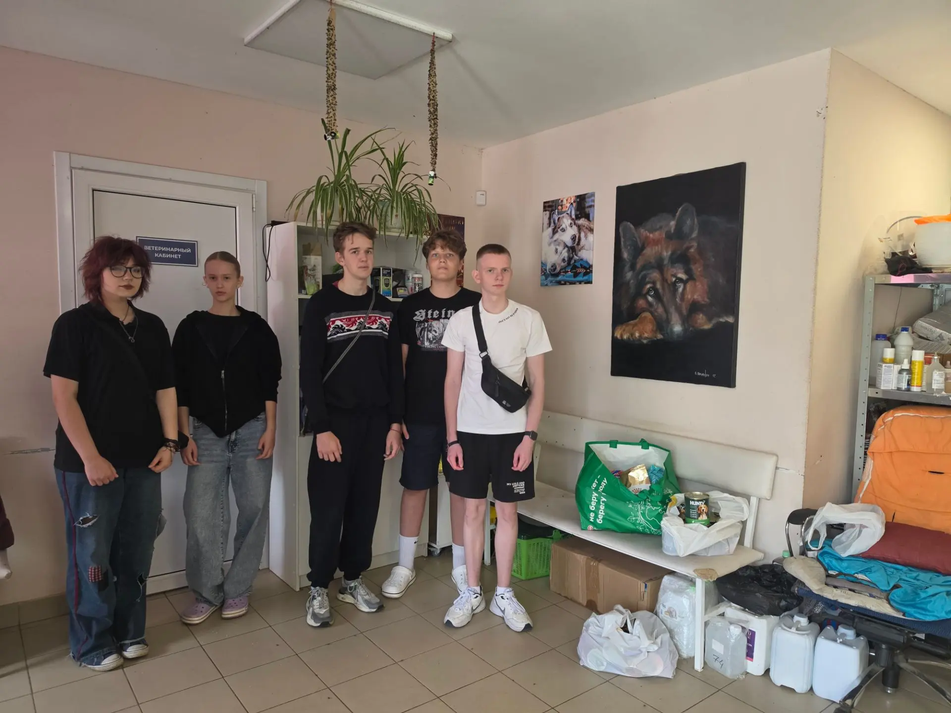 Выходные с пользой! 🚗💨

Наша команда снова в деле. Поездка в приют «Лучик надежды» стала доброй тр