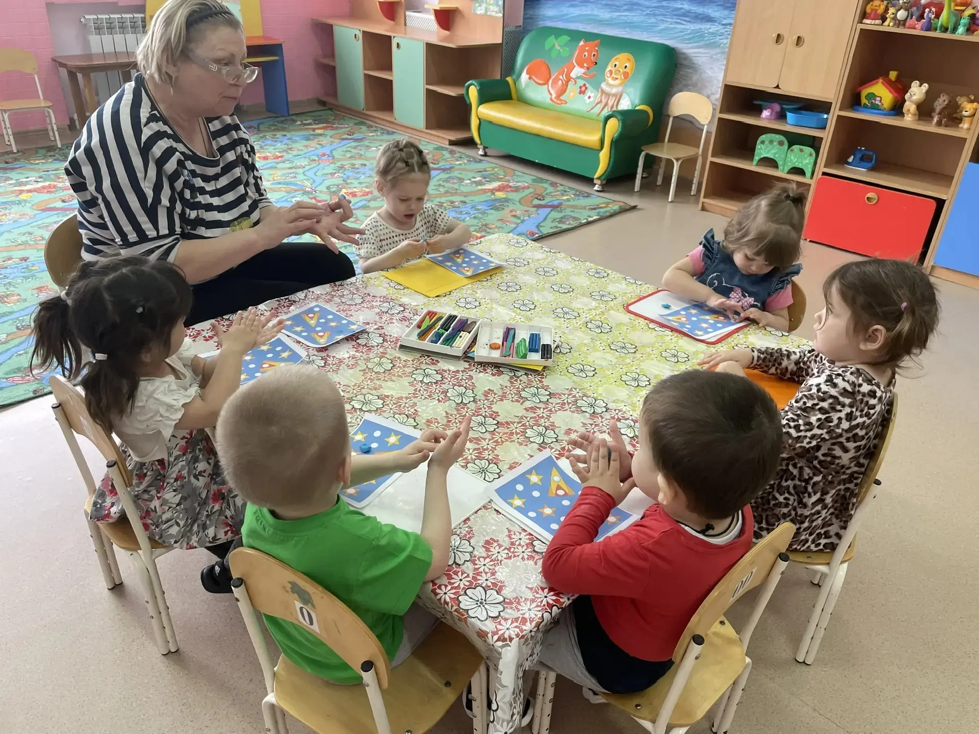 Пластилинография.Тема:" Космос".