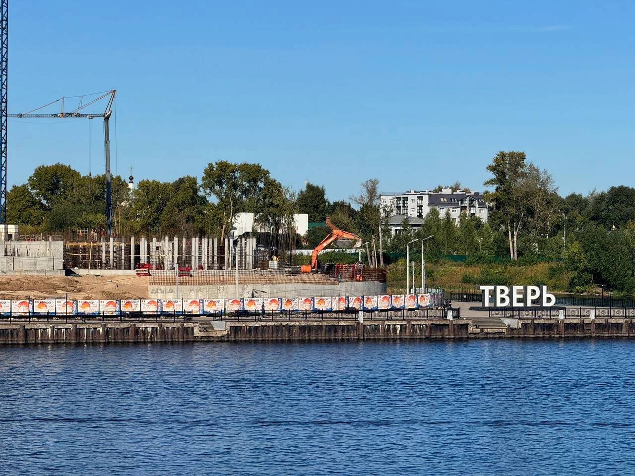 Продолжается строительство Речного вокзала в Твери.