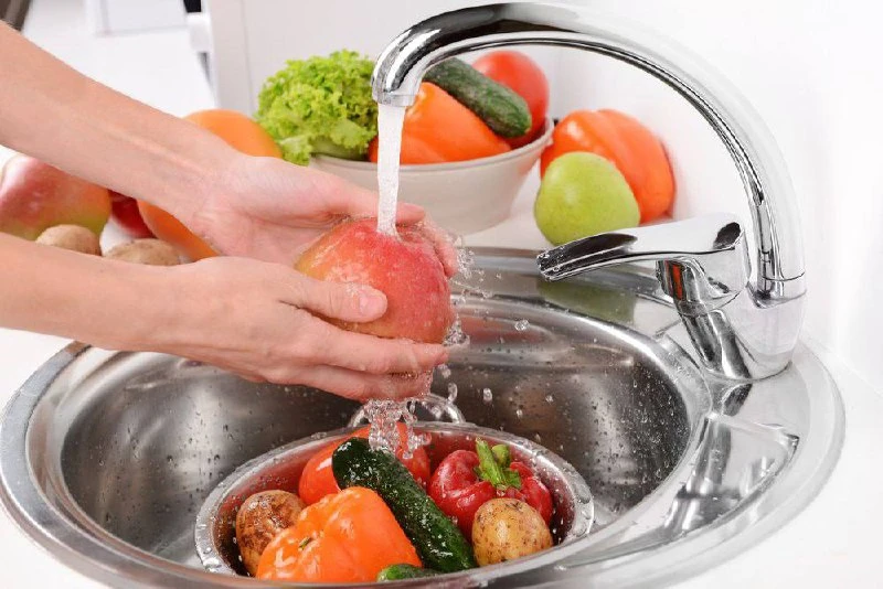 Мойте продукты правильно!

Не все продукты питания достаточно просто ополоснуть под водой. Например,
