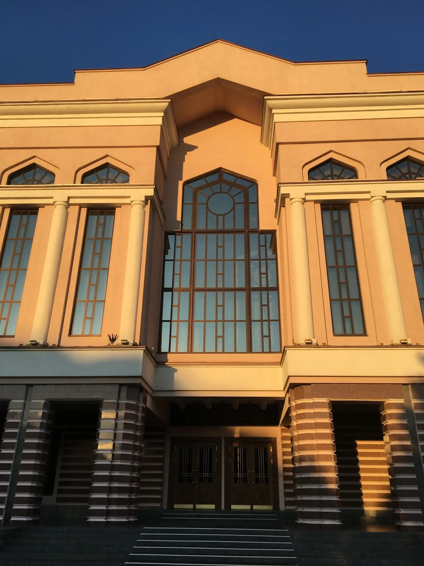 Дорогие друзья, в разгаре кампания поступления в высшие учебные заведения бывших одиннадцатиклассник