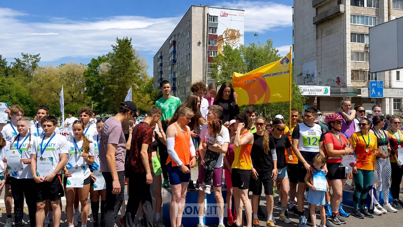 Команда СШОР-1 победила в праздничной легкоатлетической эстафете

В День города по проспекту Первост