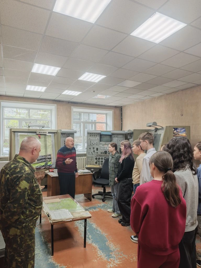 Погружение в профессию: ученики инженерных классов посетили площадку инженерного творчества в МГТУ Г