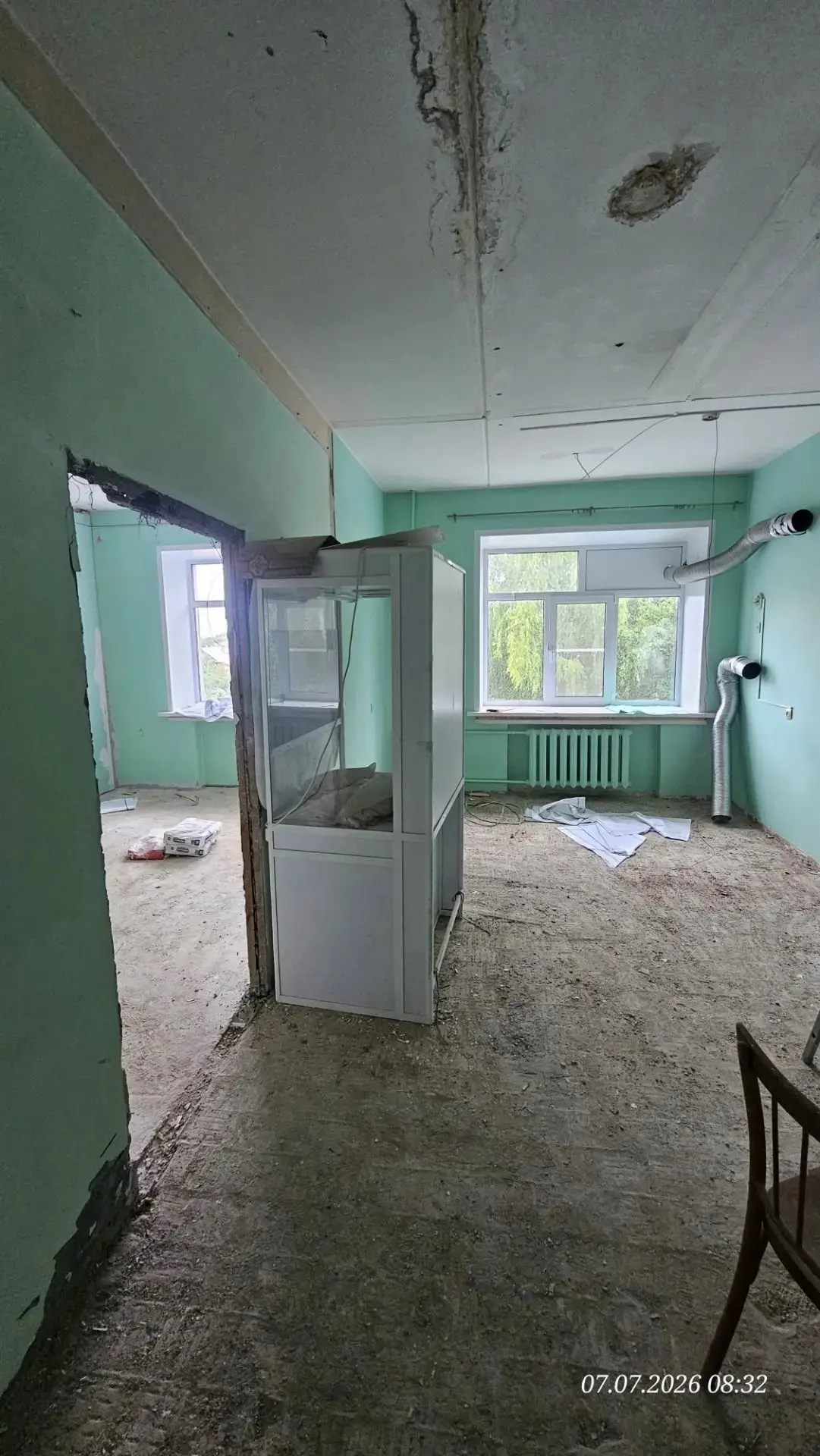 🛠 В Красносельской районной больнице идет ремонт на 3-м этаже!