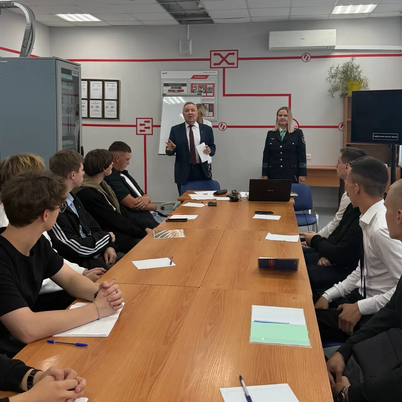 🗓️ 1 сентября для первокурсников Электротехнического факультета прошли организационные...