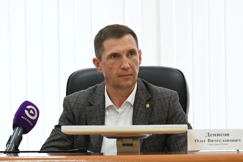 Меньше месяца остается до 81-й годовщины Великой Победы. Встретился с предпринимателями...