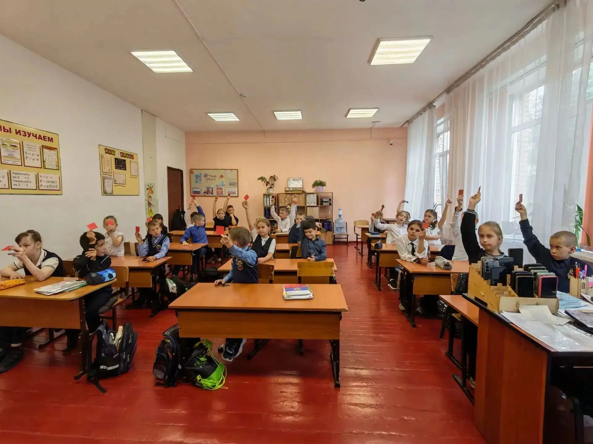 Педагог‑психолог Бондарчук Ю.Л. провела для ребят 2–3 классов занятие на тему «Как науч...