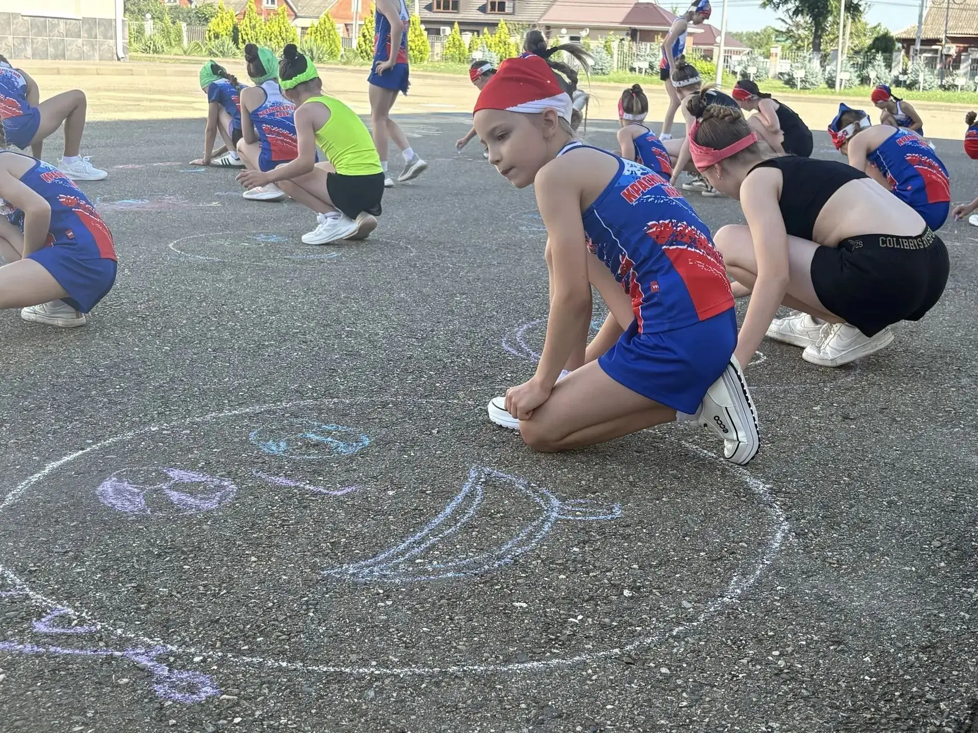 😉😉😉 Понедельник - день веселый!

А мы сегодня на зарядке РИСОВАЛИ!

😁 Да, да! И получилось очень