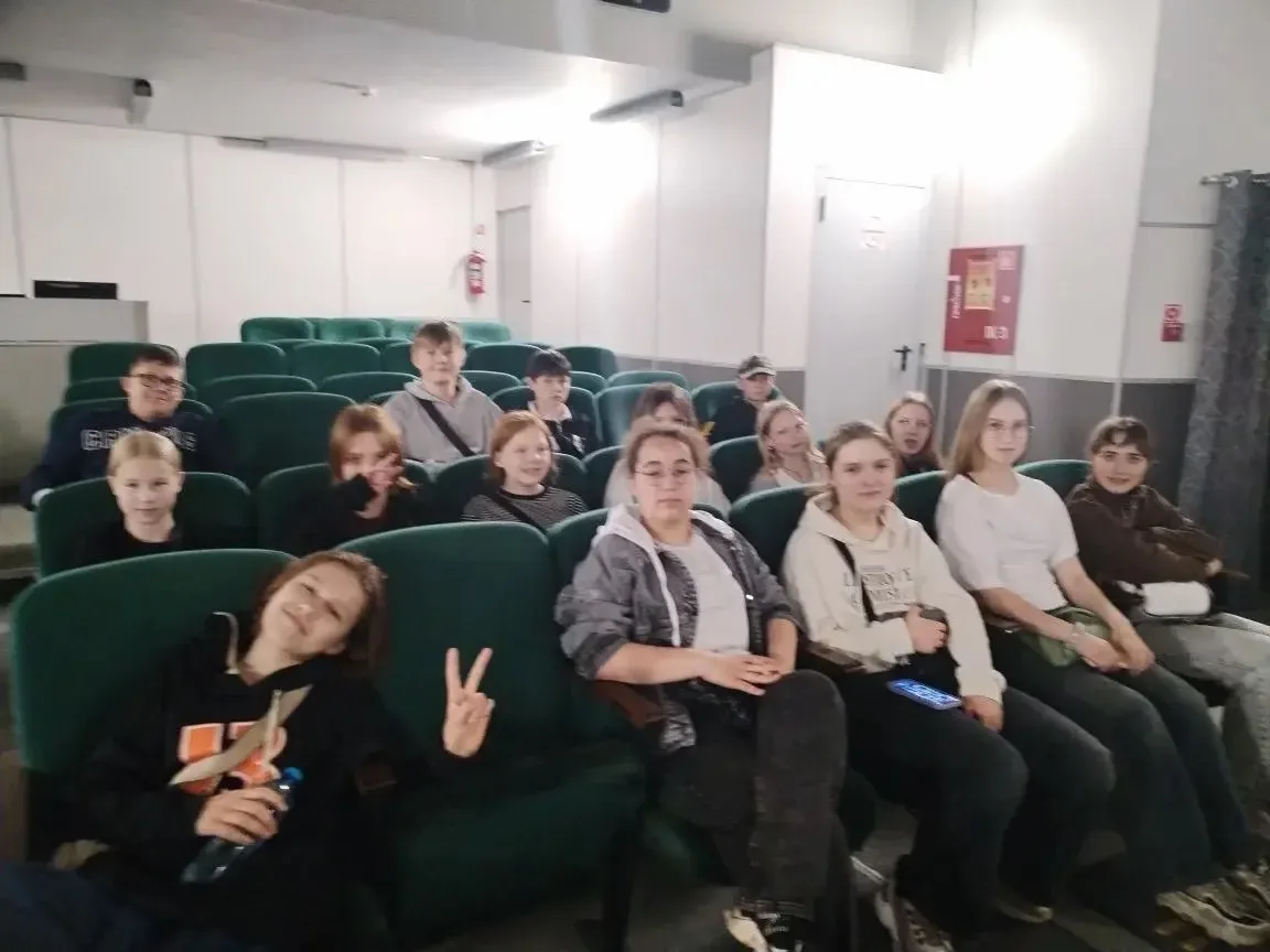 🎬 Кино, которое трогает до глубины души. 😢💔  Сегодня ученики 6-х классов посетили ГДК и посмотрели ф