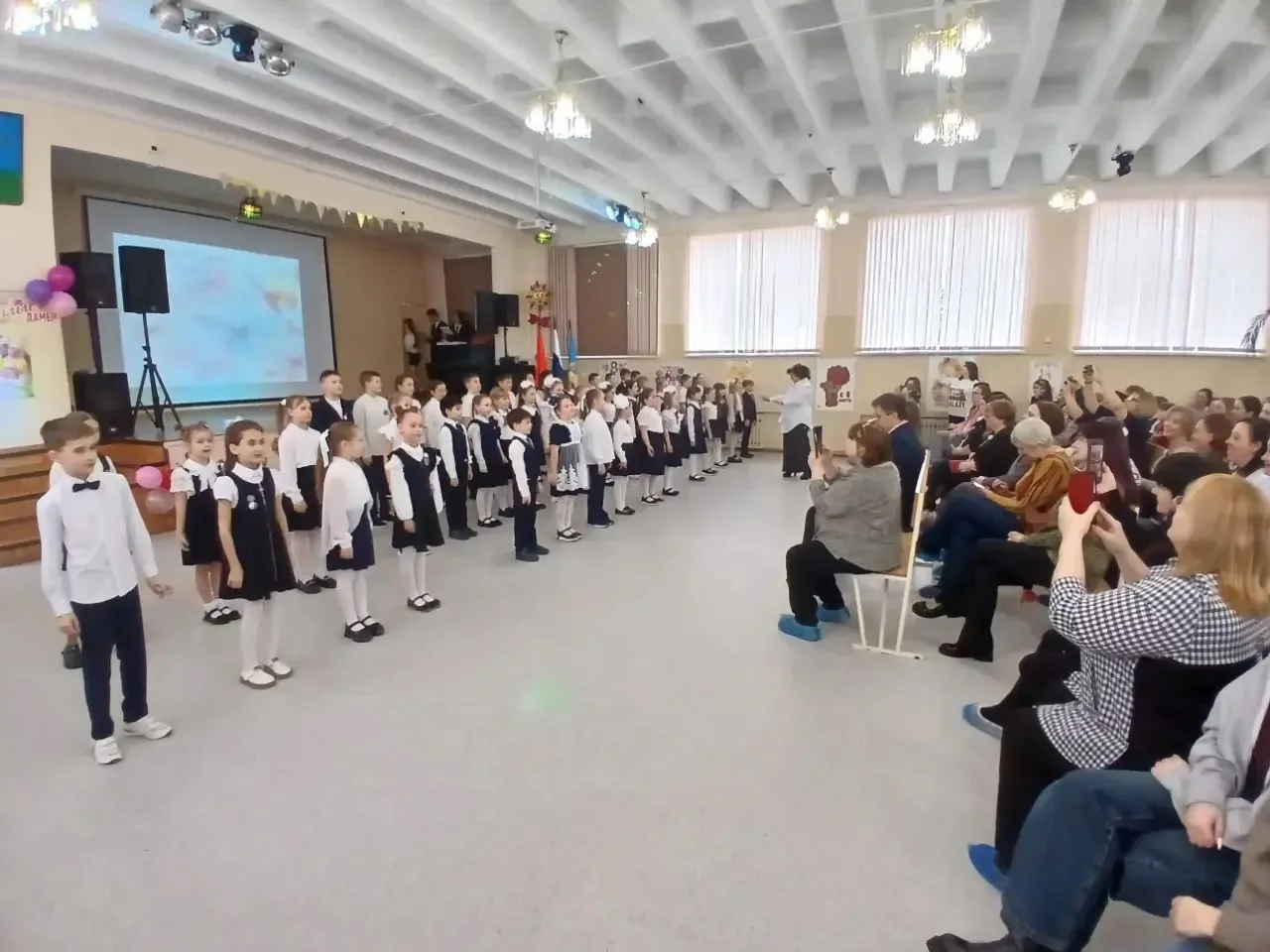 💃🎤 Яркий праздник красоты и таланта — Международный женский день в нашем лицее! 🌷😍  Дорогие друзья! 