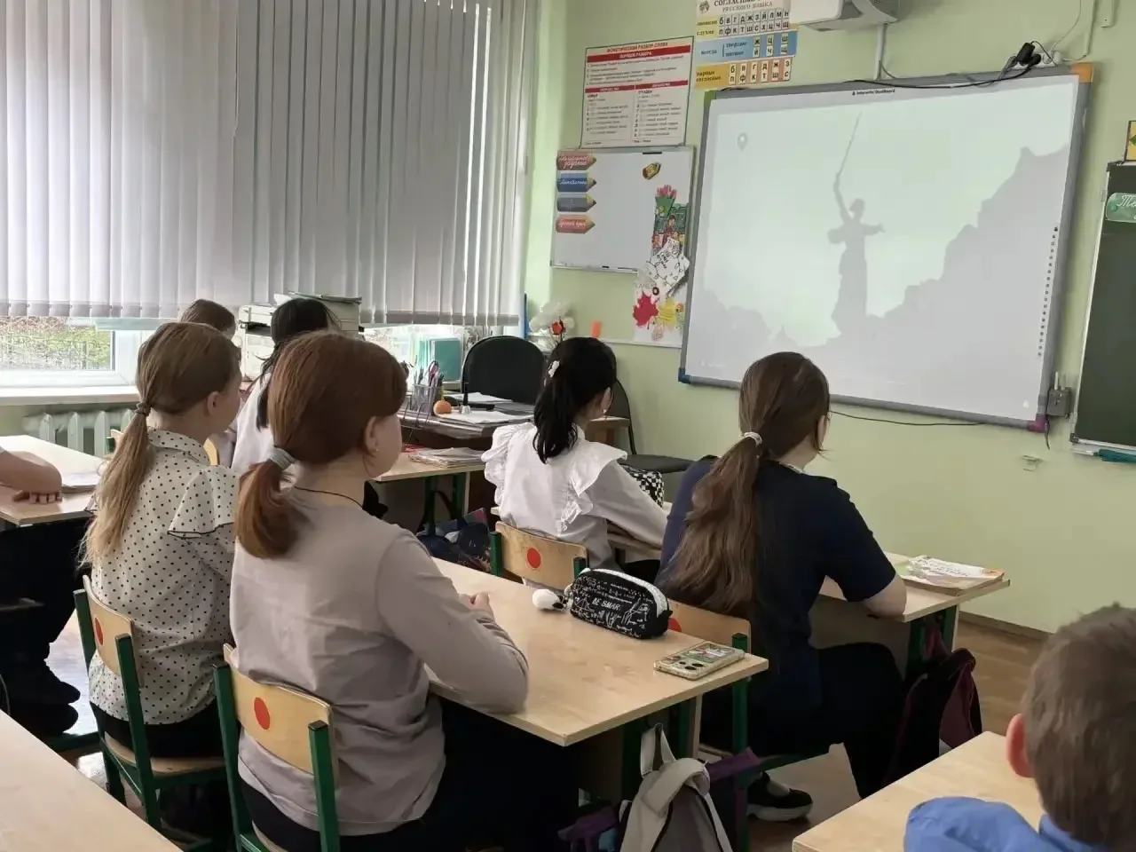 В рамках регионального патриотического марафона «Наследники Победы» прошла акция «Кино Победы».  Уча