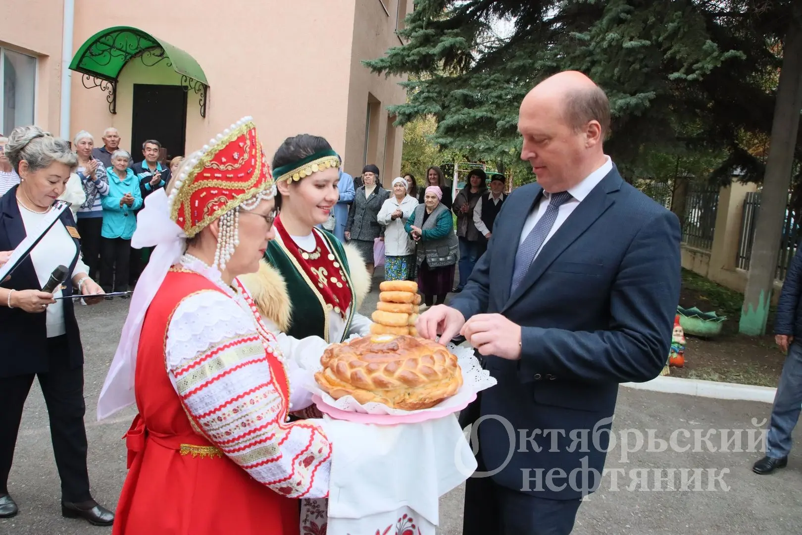 📌 В Октябрьском открыли Отделение дневного пребывания для пожилых и инвалидов