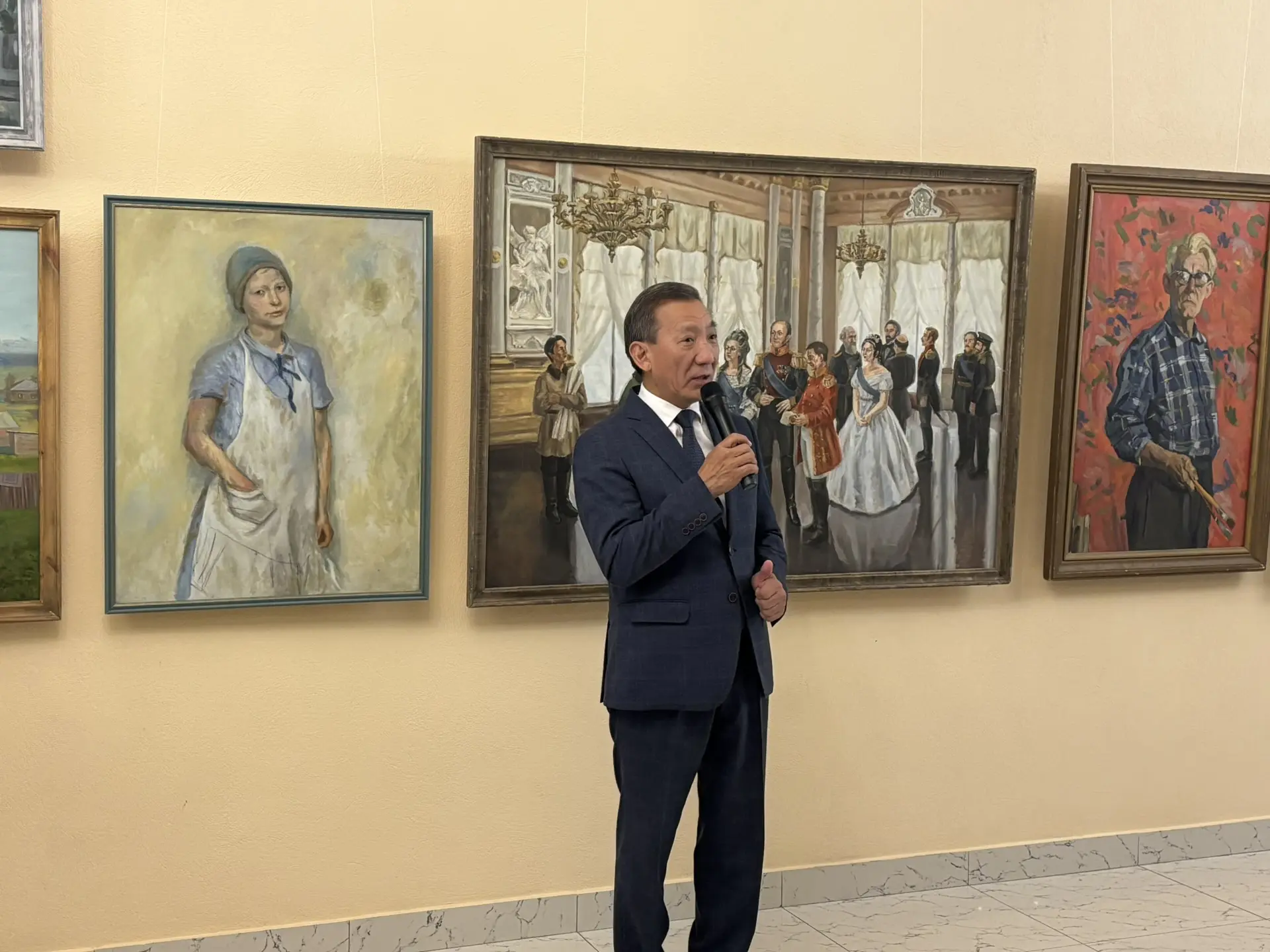 Вчера, в День знаний, в фойе Русского театра им. А. С. Пушкина мы открыли выставку студ...
