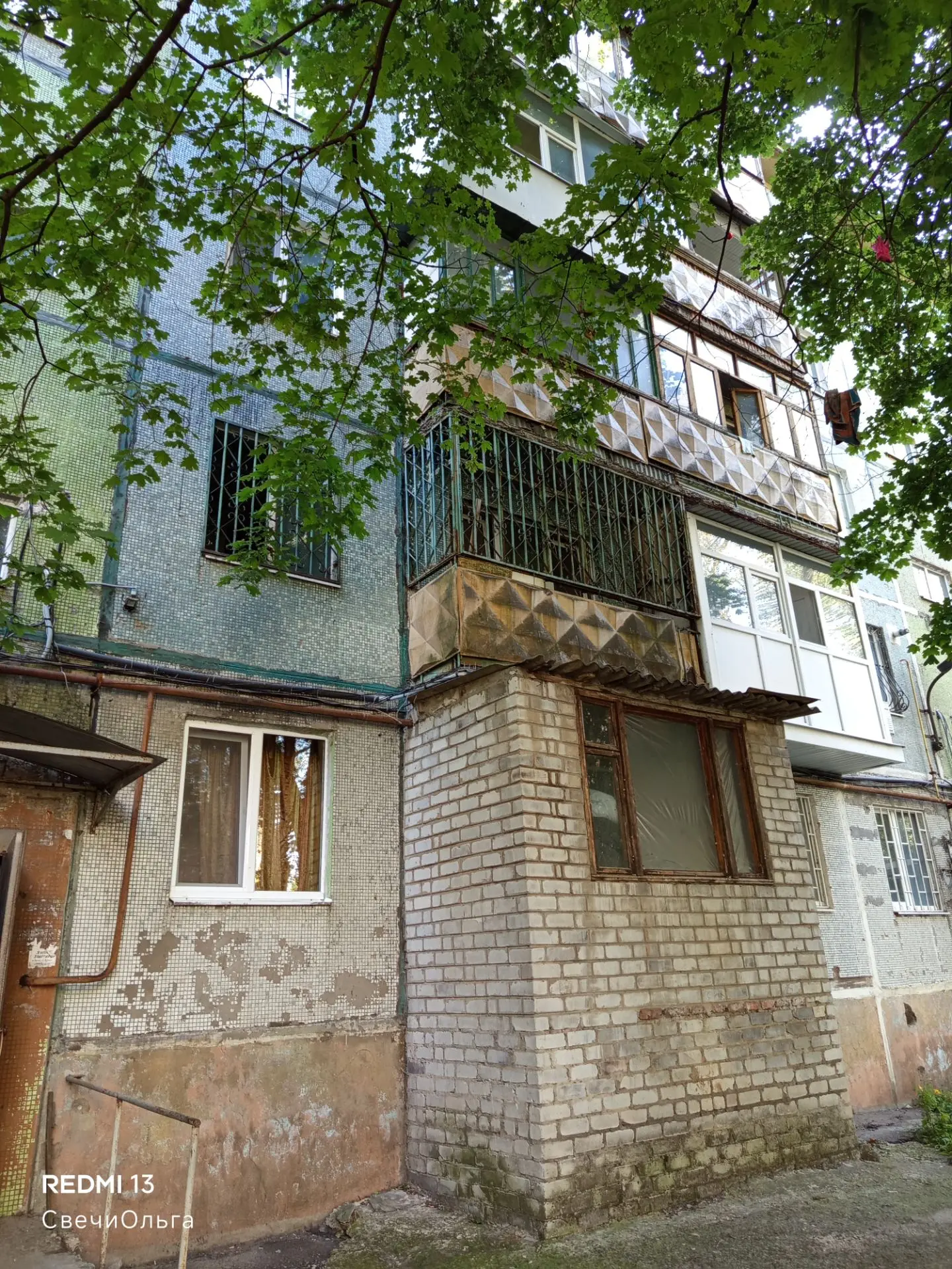 Продается двухкомнатная квартира в престижном районе города Луганска по адресу кв. Солн...