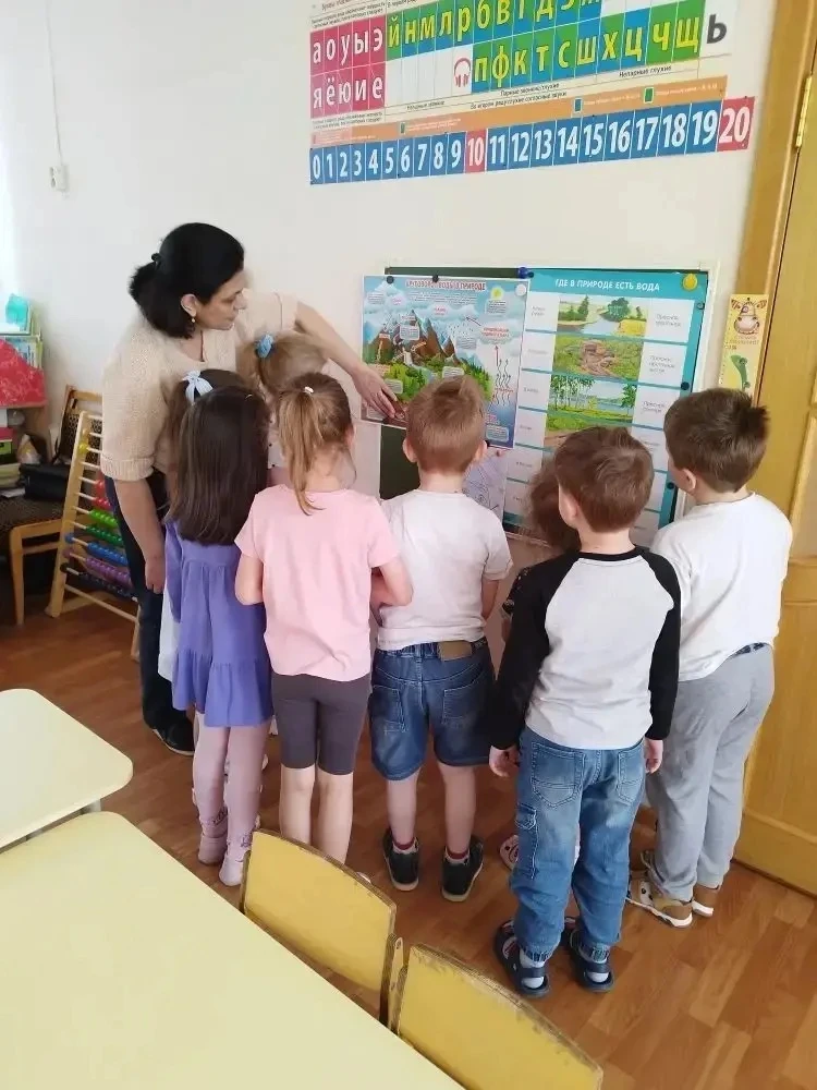 💧 22 марта отмечается Всемирный день воды.  👩‍🏫 Воспитатель Нино Амирановна провела для ребят из гру