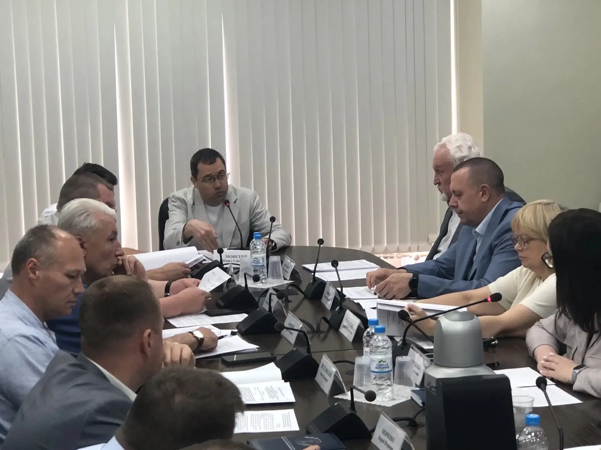 На заседании комитета по связям с органами местного самоуправления, общественными организациями, воп