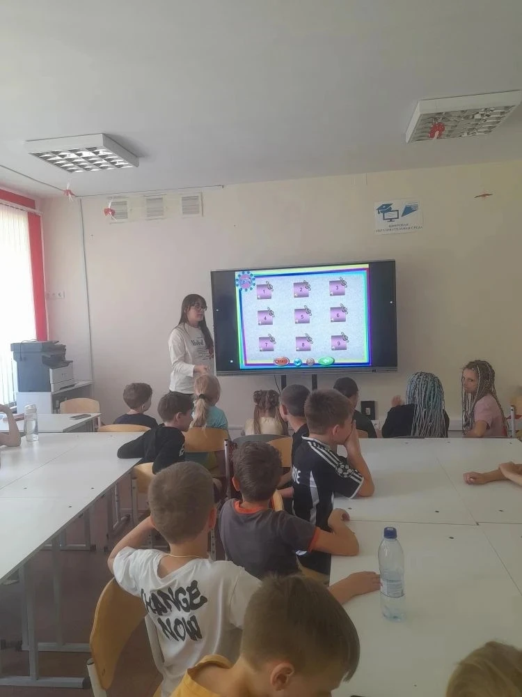 ✨️Лагерь  "КОЛОКОЛЬЧИК"✨️

🗓Сегодня,26 июня в лагере "Колокольчик" был день Музыки.Воспитатель Анна