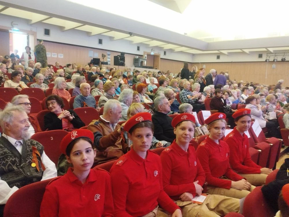 Наши юнармейцы — на концерте «Салют Победы»!  С радостью делимся новостями: представители нашего шко