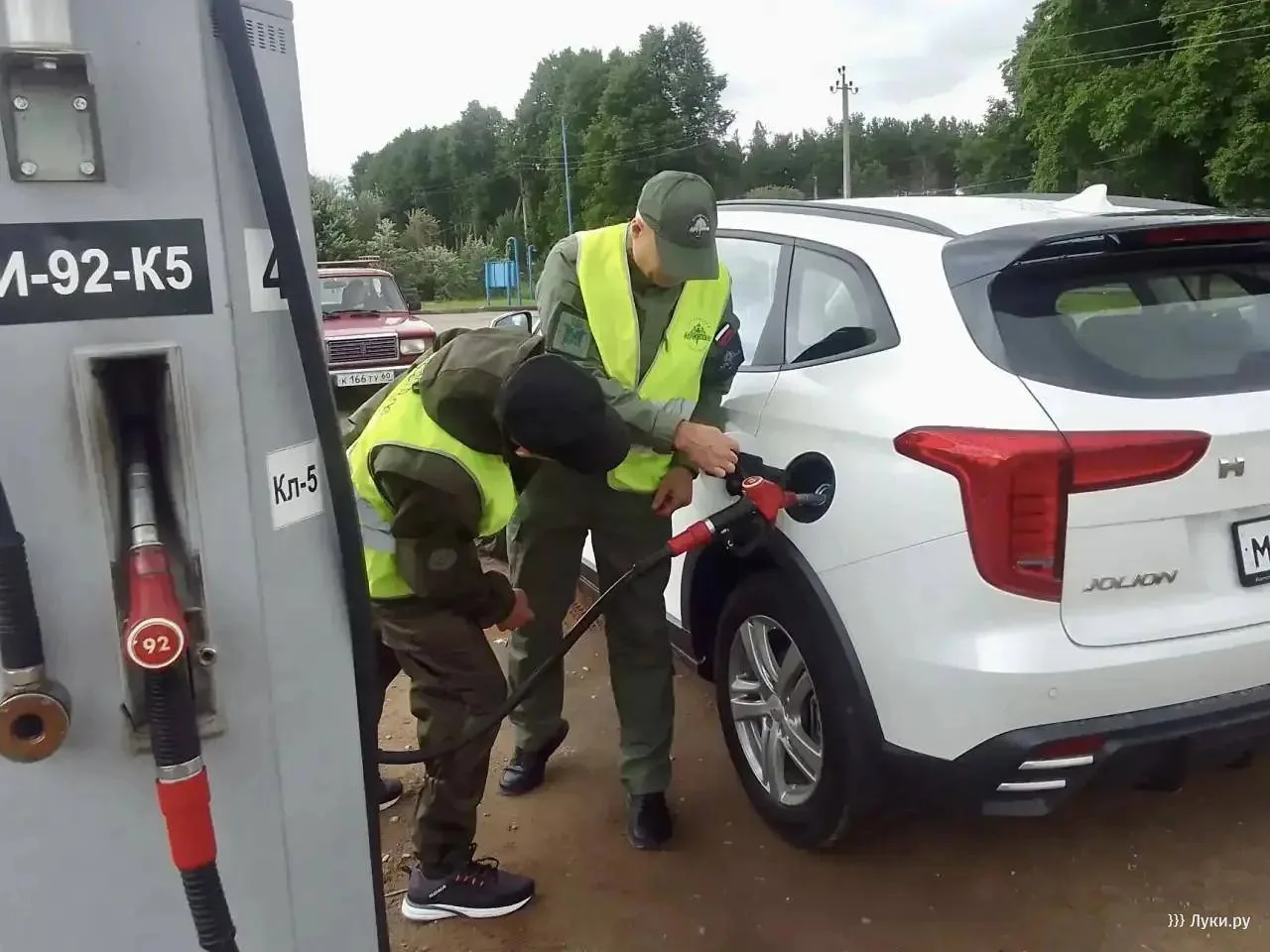 ⛽️Очереди на АЗС в Псковской области, включая Псков и Великие Луки, заметно сократились...