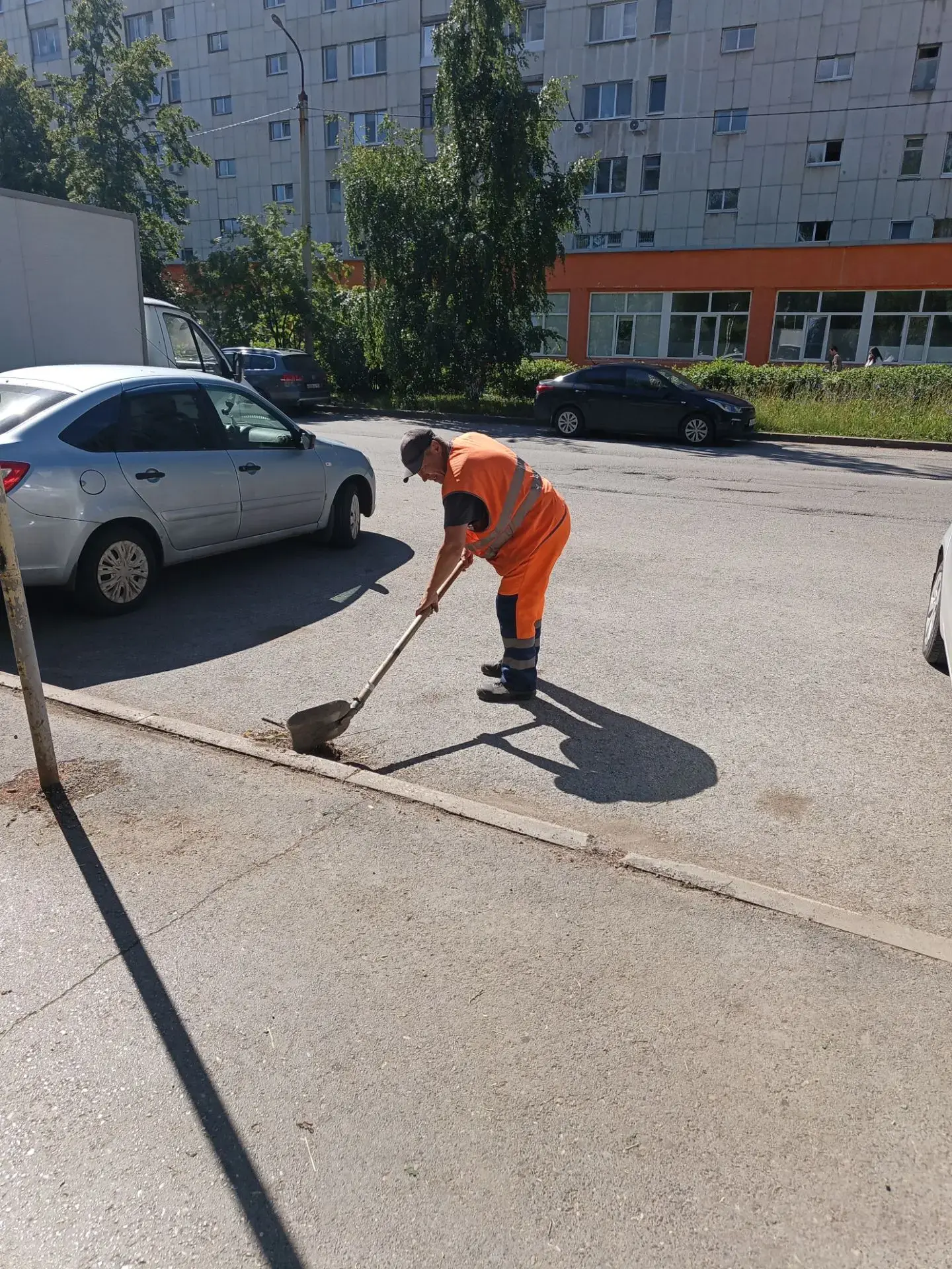 Наши сотрудники неустанно трудятся в круглосуточном режиме, выполняя комплекс мероприятий: