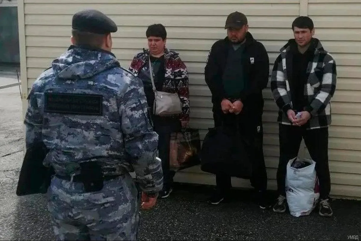 Рязанские полицейские выдворили шестерых иностранцев, нарушивших закон.  Среди депортированных оказа