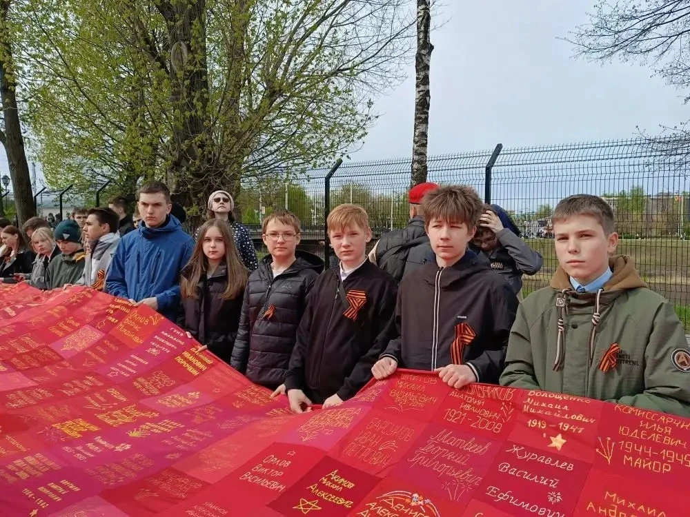 🌟 Вальс Победы — память, которая живёт в наших сердцах 🌟  На площади Победы прошла региональная акци