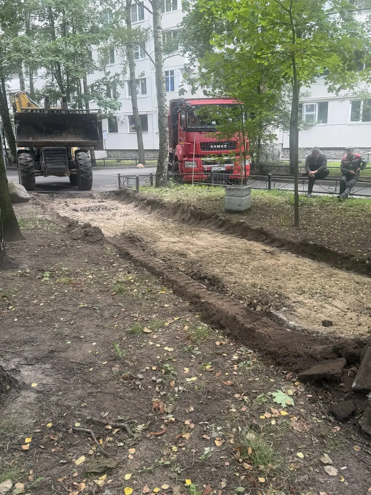 Стартовали работы по благоустройству сквера на Наличной улице