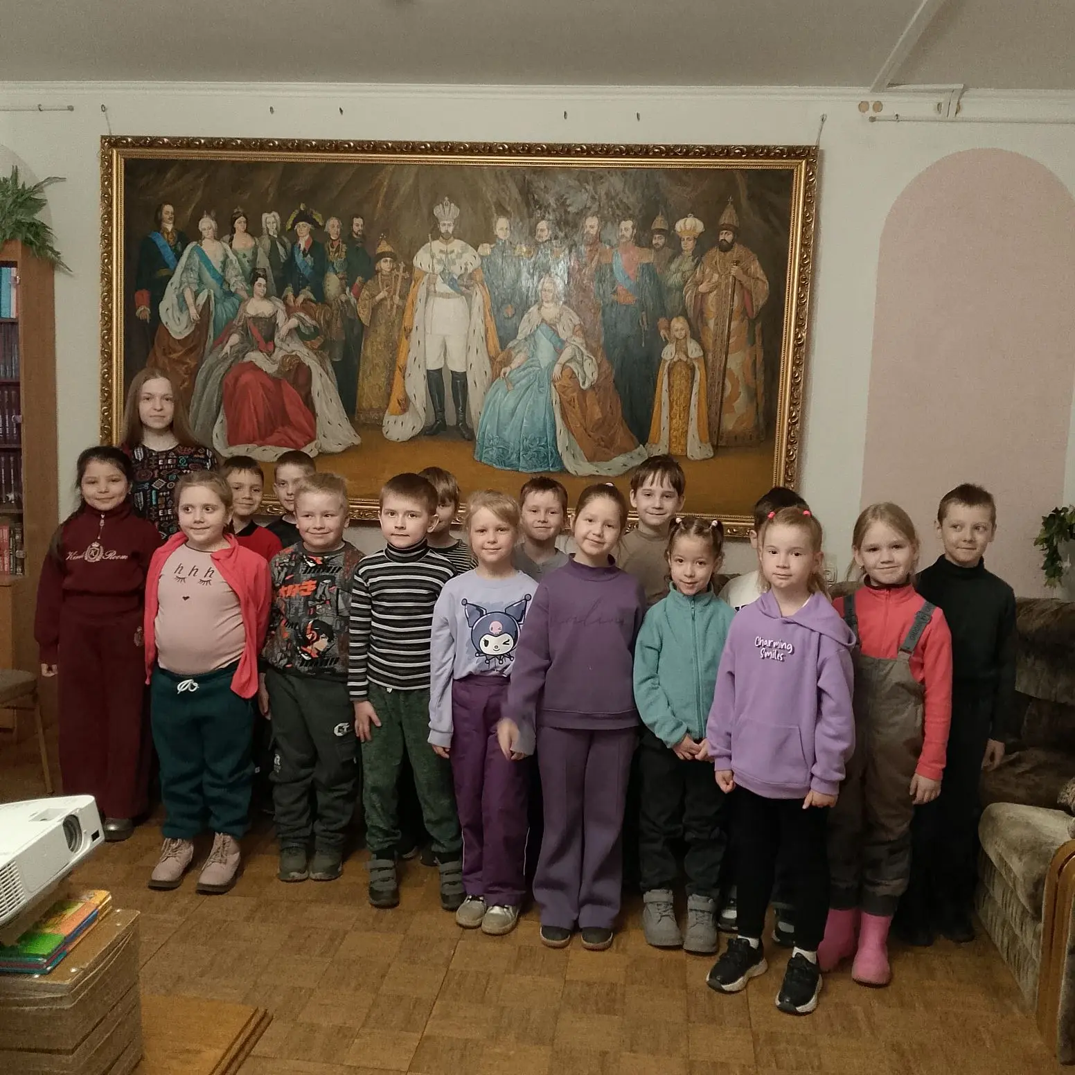 Дети подготовительных групп посетили библиотеку "Дома Романовых".