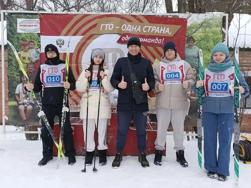 Учащиеся МБУ «Школа имени С.П. Королева», участвующие в зимнем фестивале ГТО, продемонстрировали хор