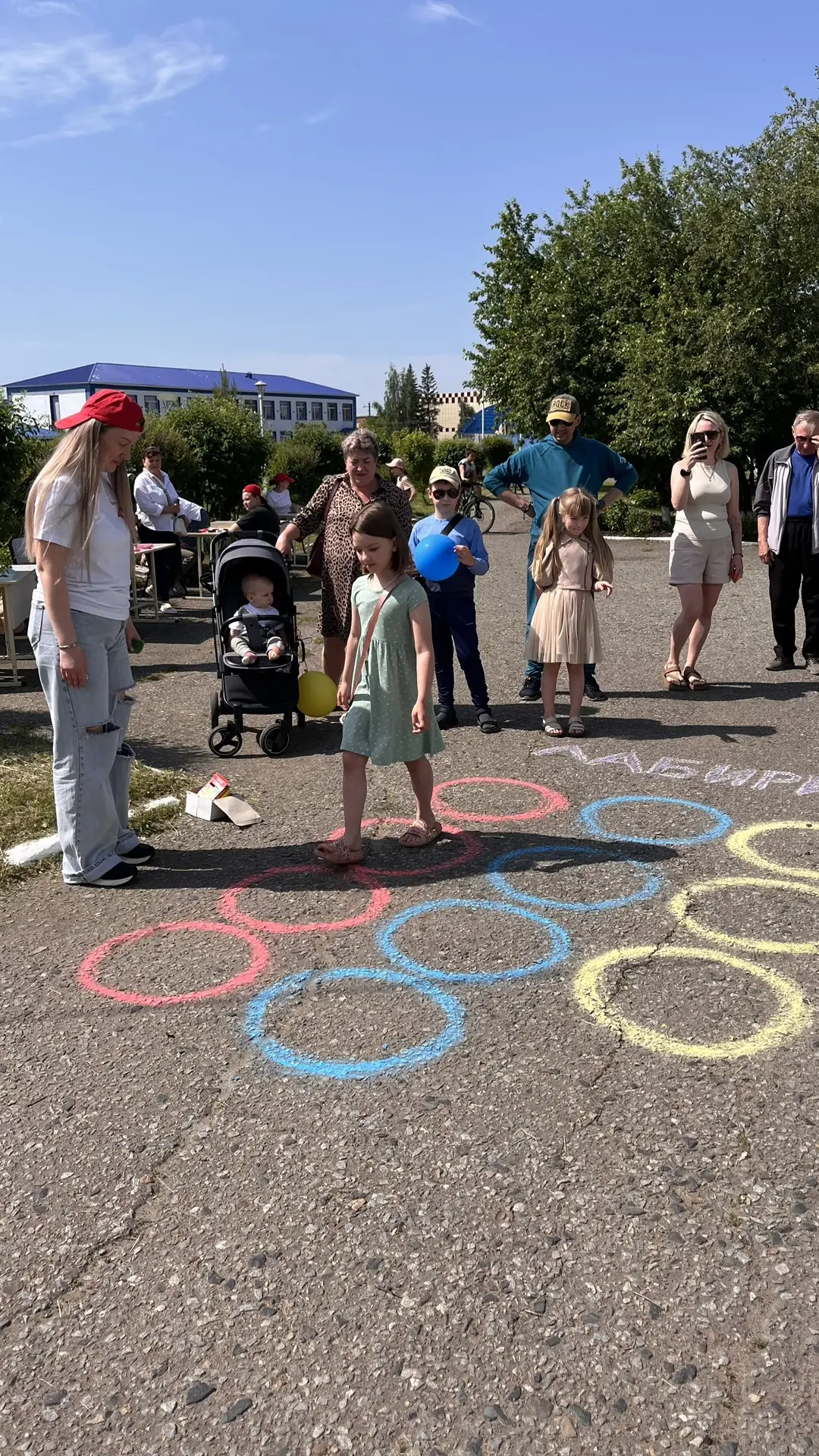 👶👧1 июня, в Международный день защиты детей, Дом детского творчества совместно с Движ...