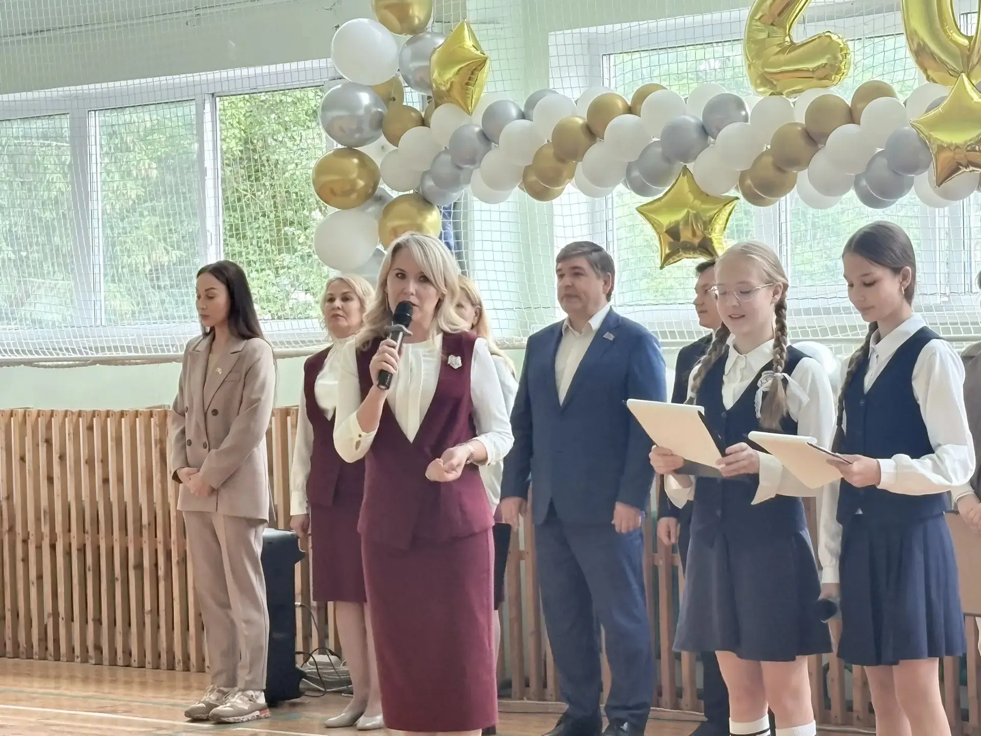 Дорогие наши девятиклассники! ❤️

Вот и отзвенел для вас последний звонок. Позади – 9 лет удивительн