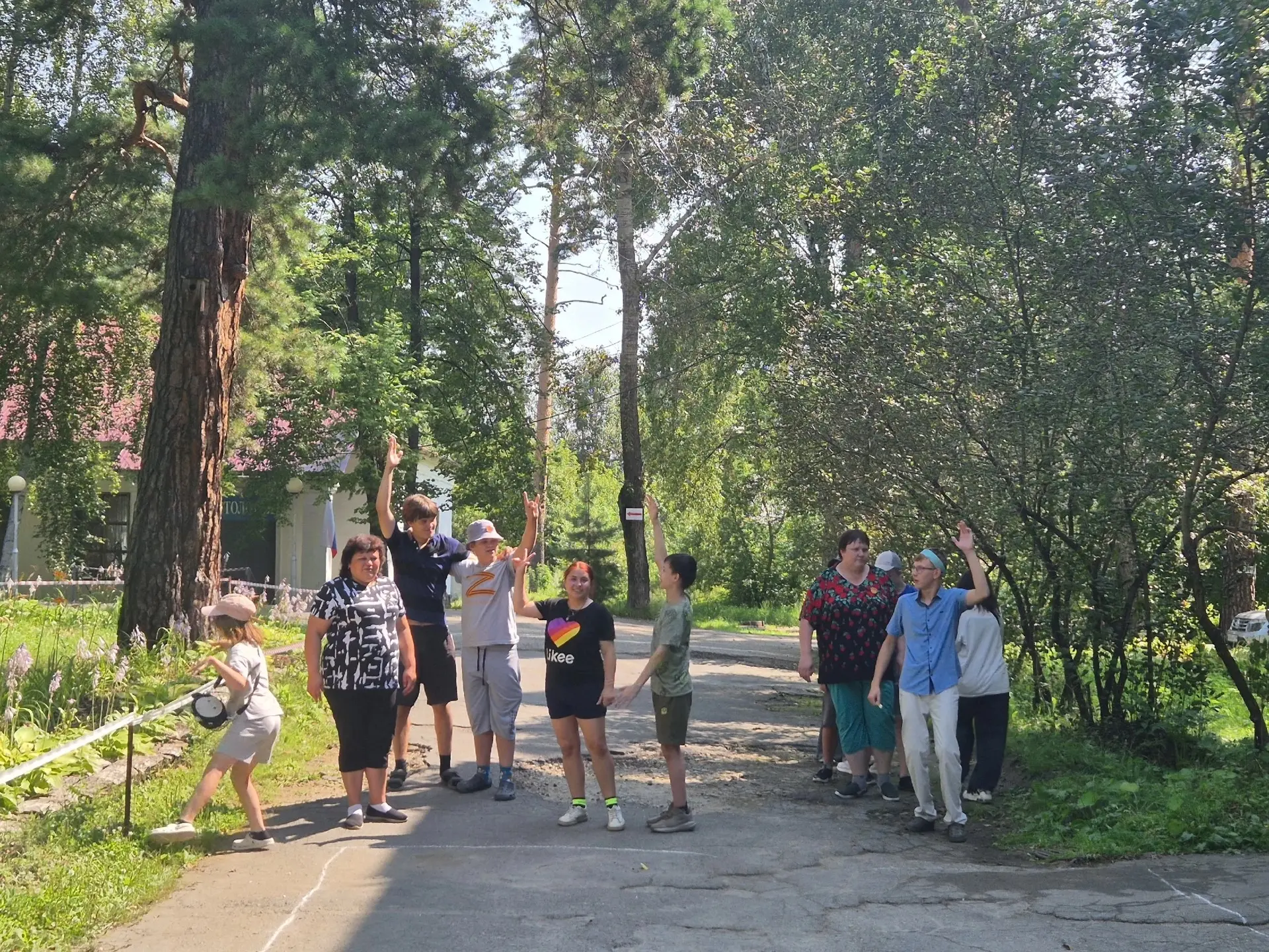 🤠 Сегодня территория нашего учреждения превратилась в настоящий спортивный стадион — у...