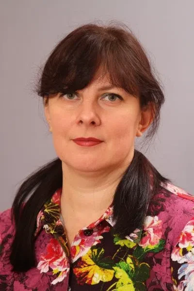 Поздравляем с юбилеем Наталью Игоревну Дмитриеву! ⠀
⠀
Сегодня, 14 июня, красивую юбилейную дату отме