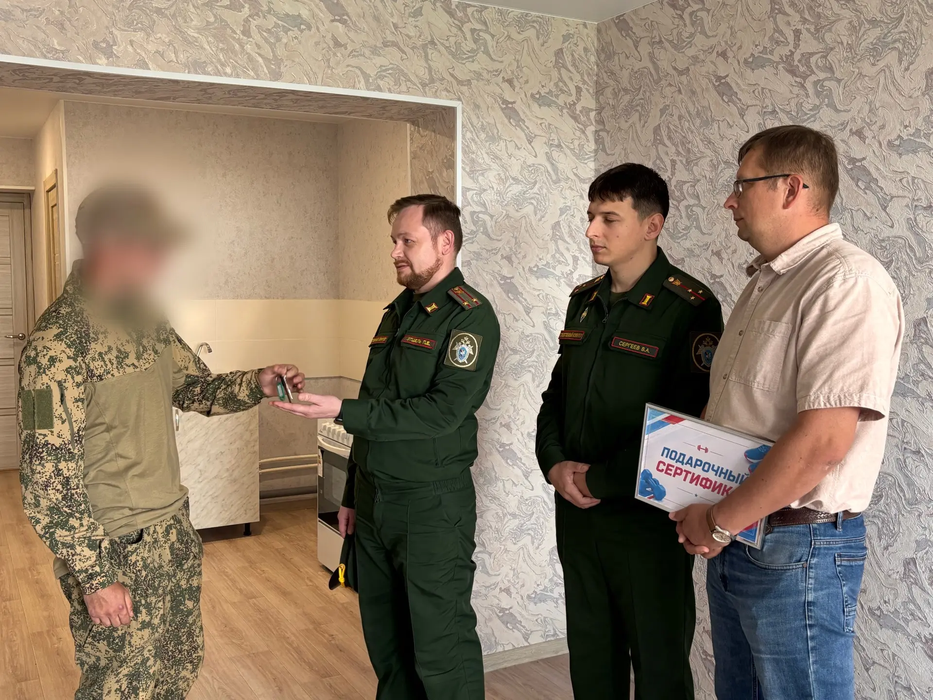 🇷🇺🗝️Участник специальной военной операции Андрей получил ключи от собственной квартиры.

🏠Жильё 