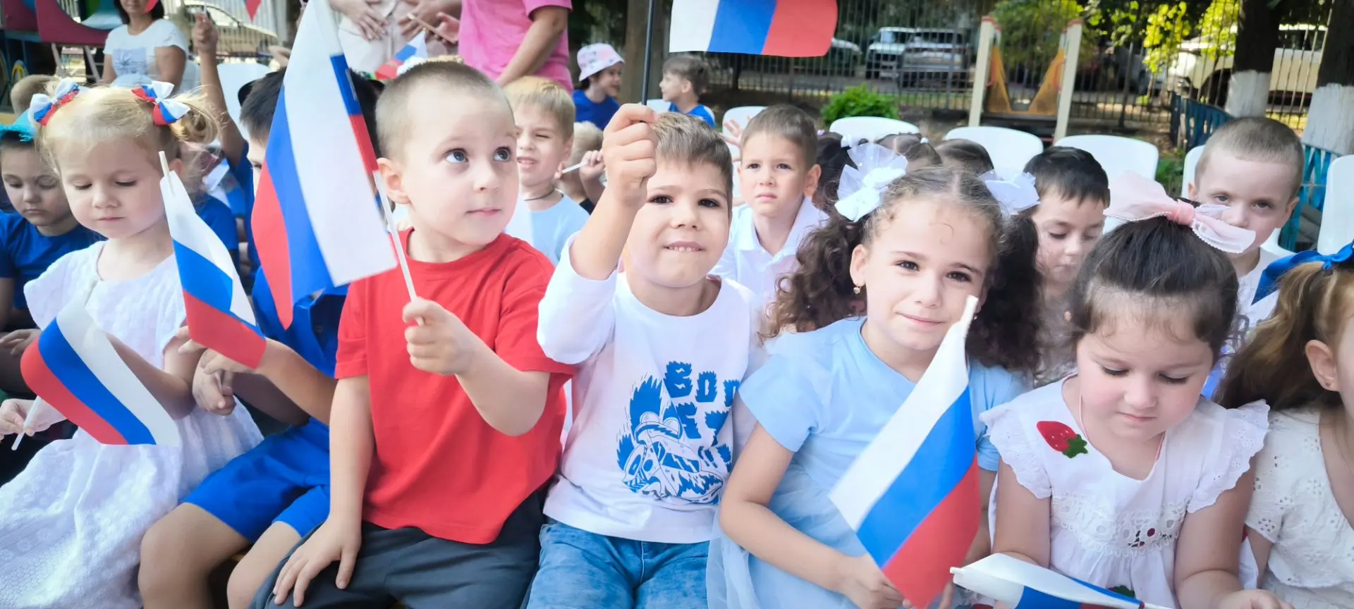 Вчера в детском саду прошло мероприятие посвященное Дню Государственного флага Российск...