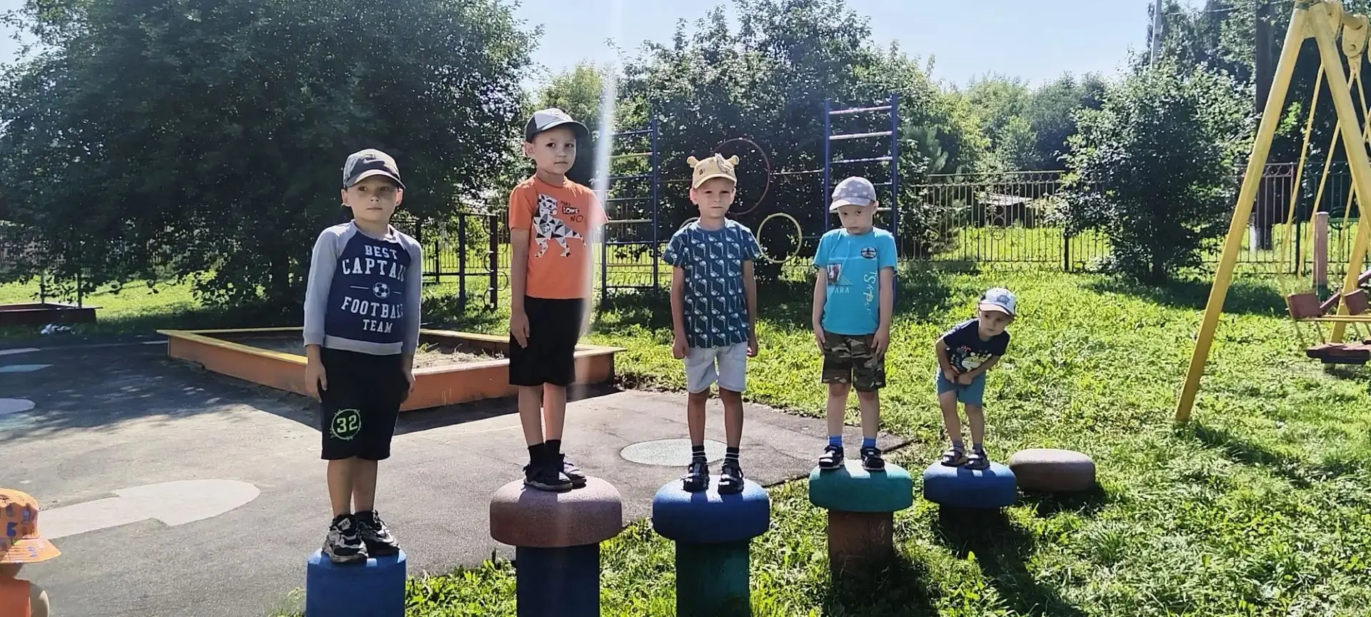 🌼 Летние приключения в группе «Ромашка»! 🌞

Наши воспитанники из разновозрастной группы «Ромашка» 