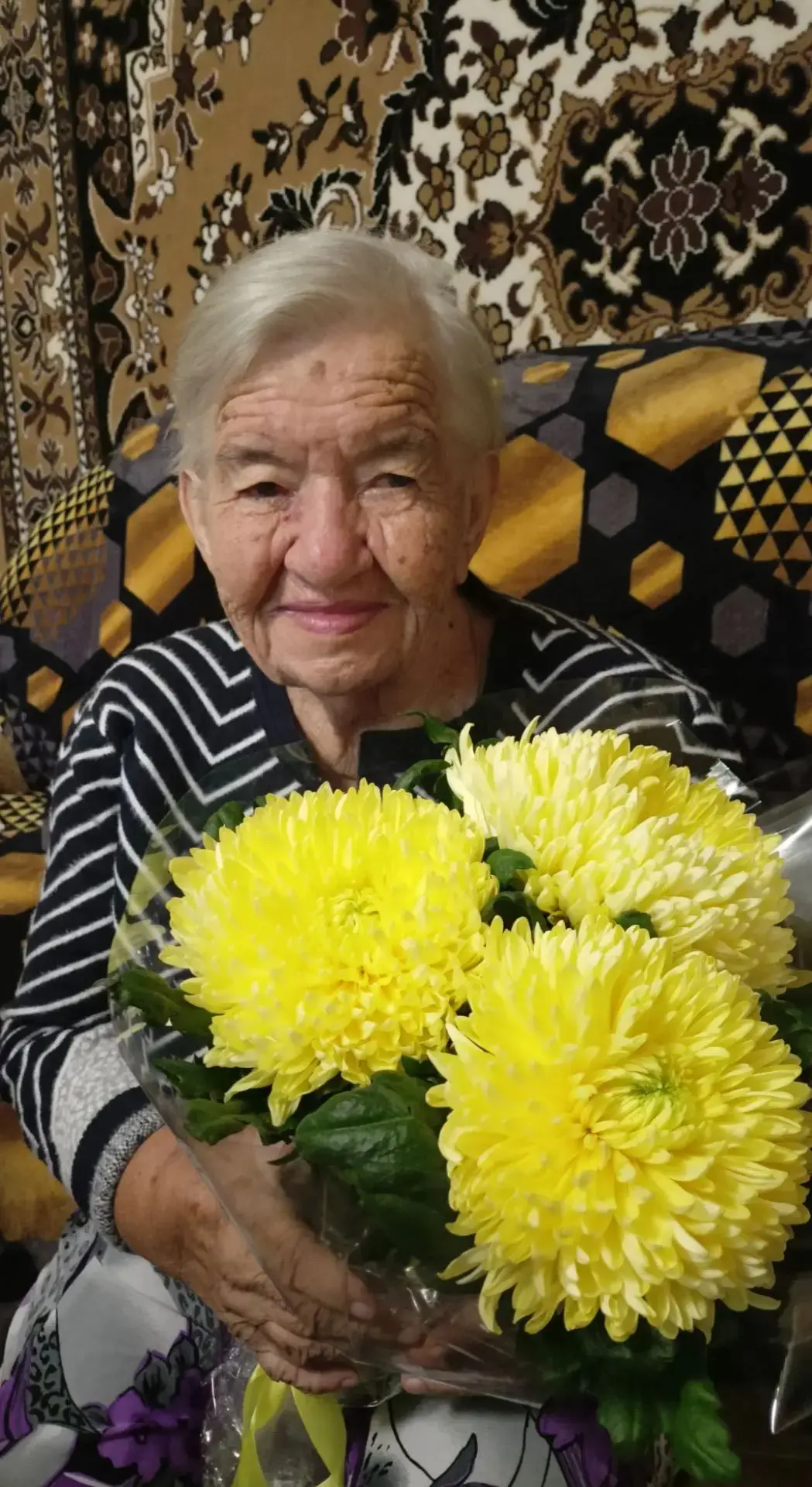 Сегодня свой юбилей, 90 лет отмечает получатель социальных услуг на дому Красильникова ...