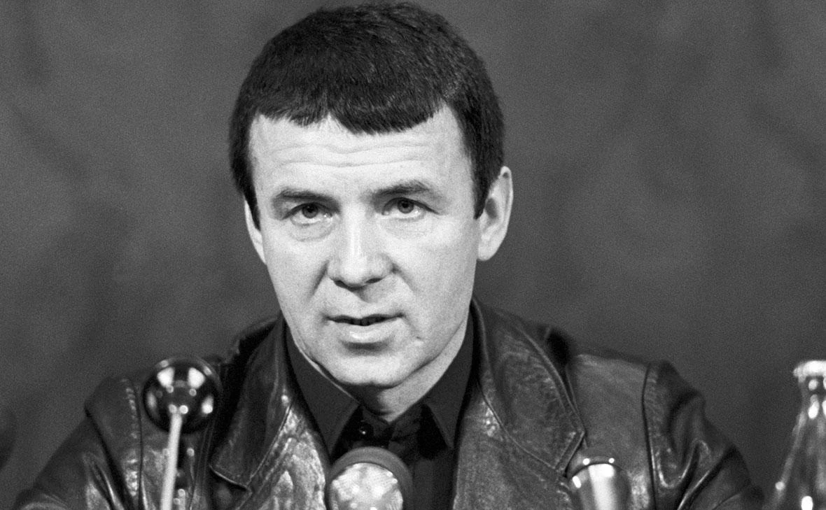 Умер телеведущий и психотерапевт Анатолий Кашпировский. Ему было 87 лет.