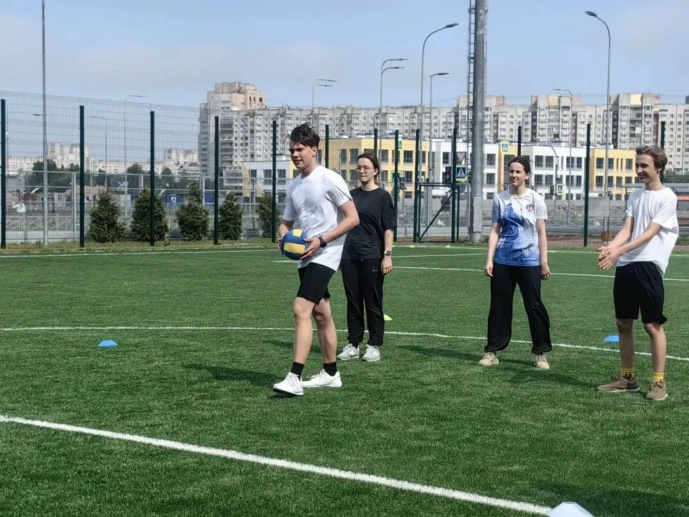 ⭐️ Сегодня наши гимназисты приняли вызов и вышли на старт соревнований «Вызов Первых»!   💪🏼 Ребята с