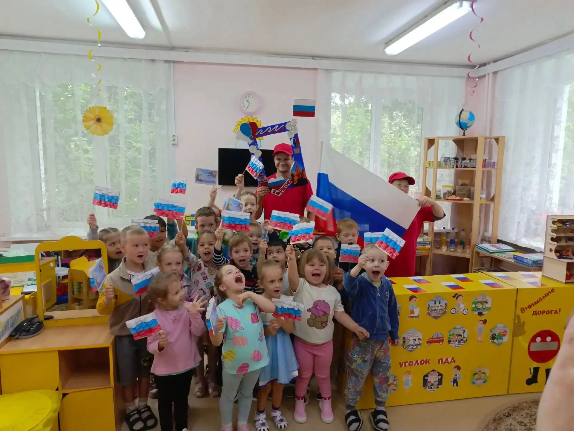 22 августа в Российской Федерации ежегодно отмечается День Государственного флага - пра...