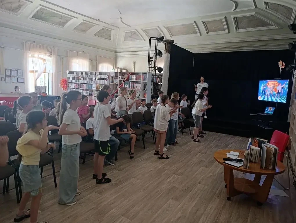 Лагерь ☀️ Бригантина ☀️посетил Центральную библиотеку г.Ставрополя (детский отдел). Тема мероприятия