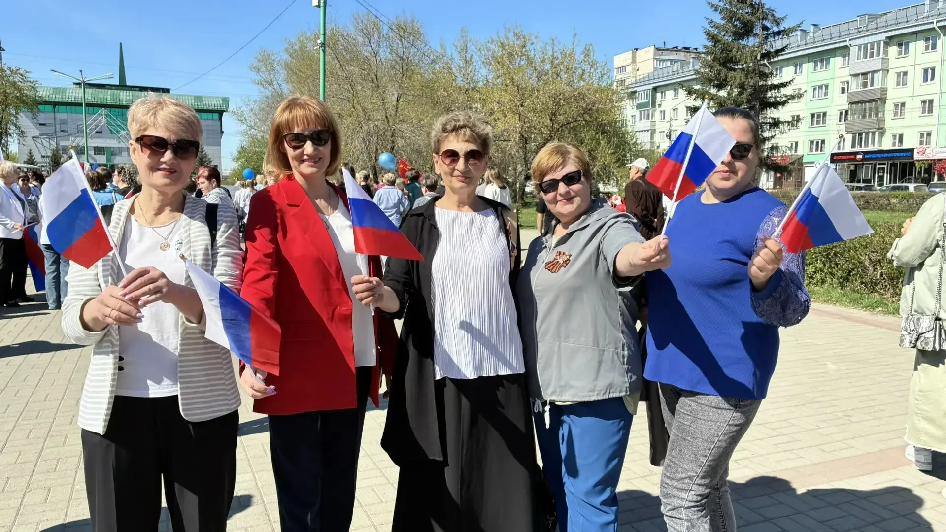 С праздником, дорогие товарищи!!!!