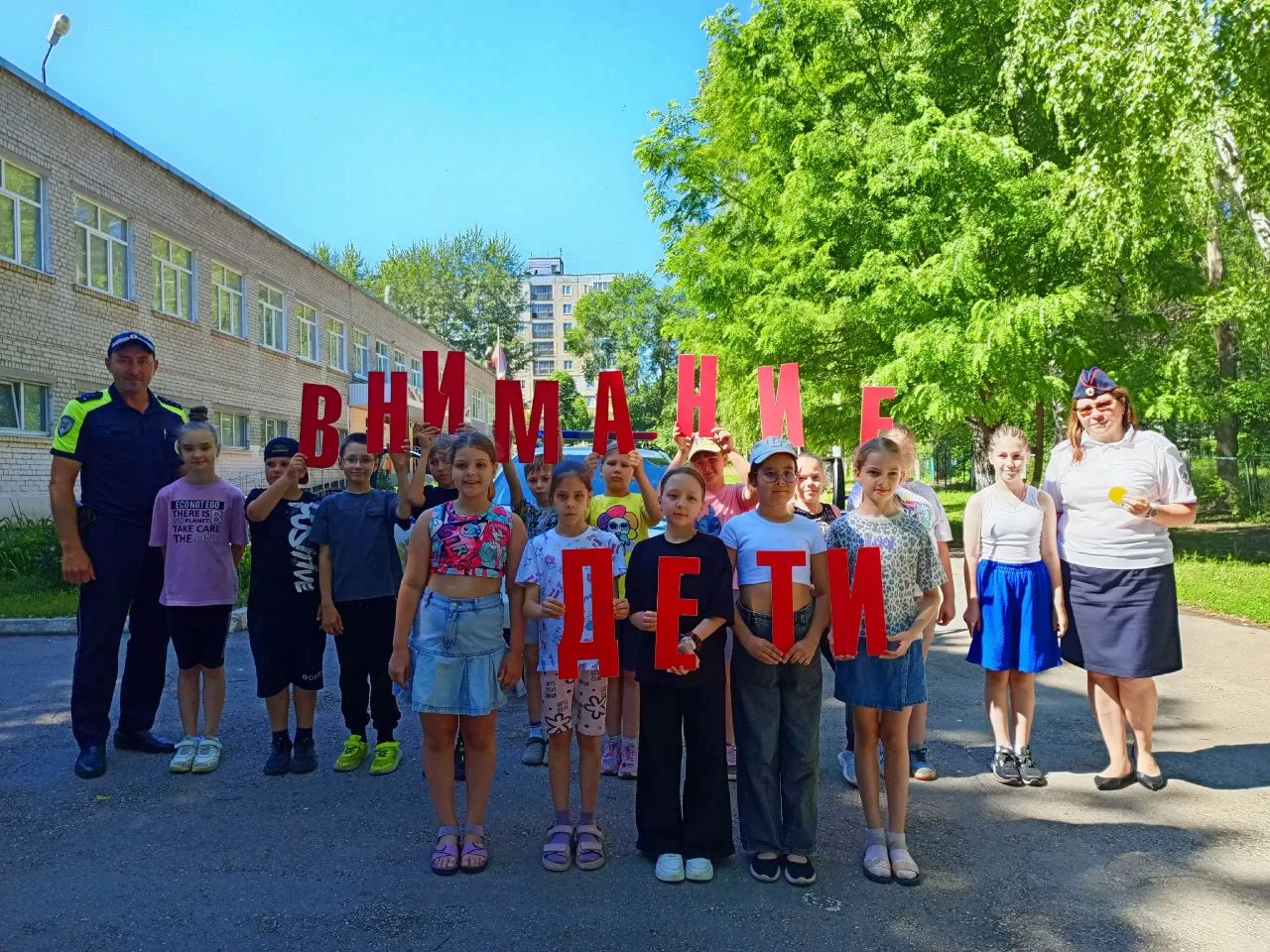🚦 Внимание, дети! Акция, которая реально цепляет! 🚔

Сегодня в летнем лагере— не просто патруль, а